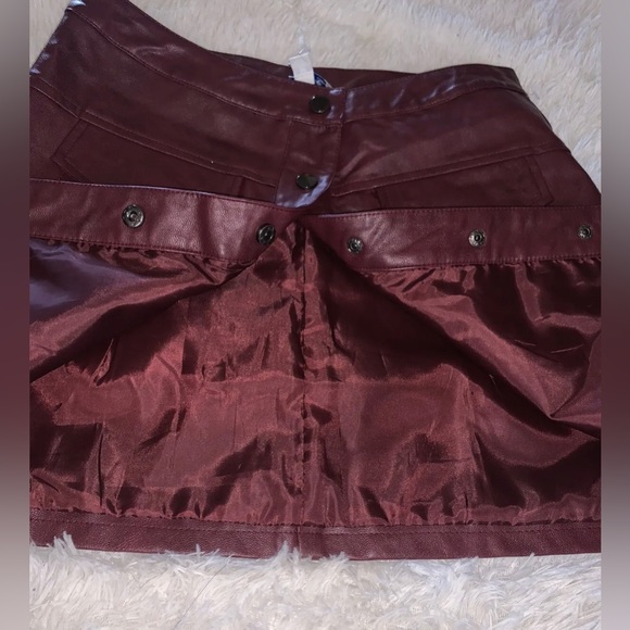 Indigo Rein Juniors Distressed Shorts 3 Mid-High Made w/ Recycling Bottles NWT - Picture 10 of 10
